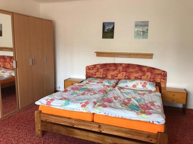 Apartman Hrubá Skála Exterior foto